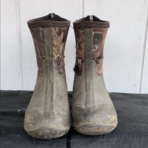 Kids Size 4 Muck Camo Boots